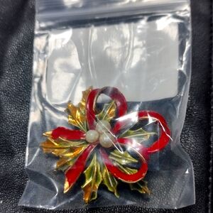 vintage christmas brooch